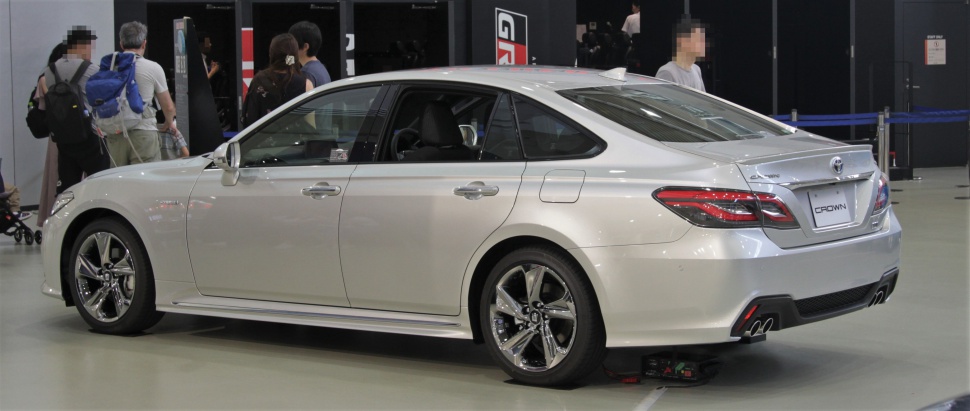 Toyota crown s220 hybrid